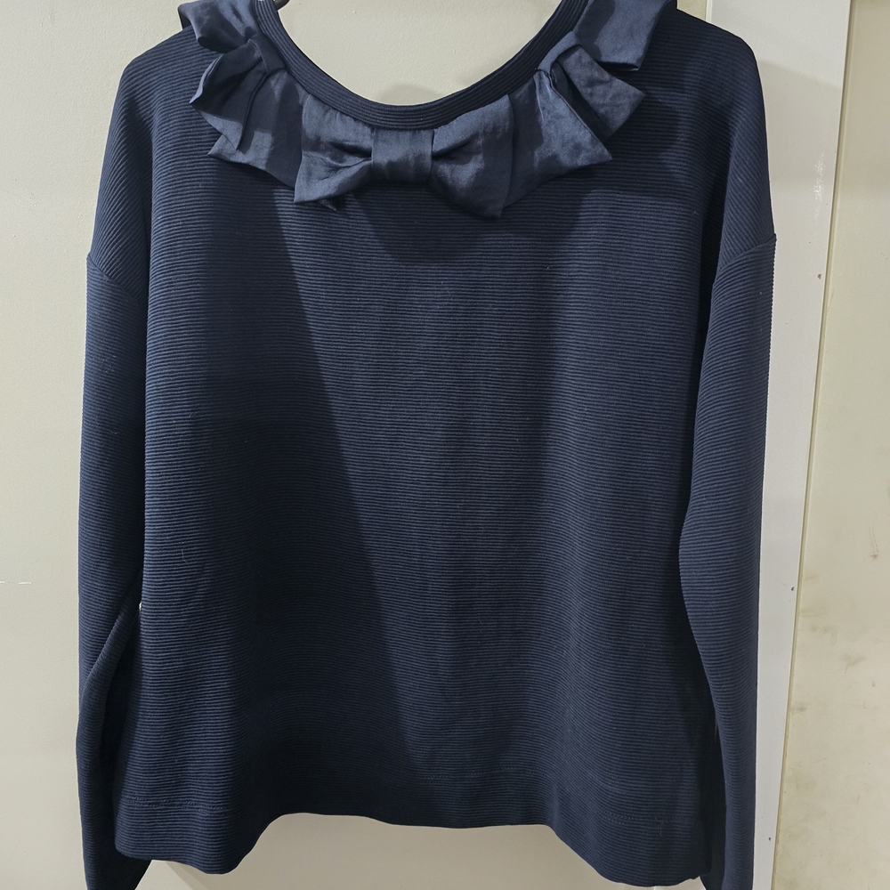 *NWT* Thomas Rabe, Navy Blue Ribbed Shirt with Ruffle Detail - Picture 4 of 7